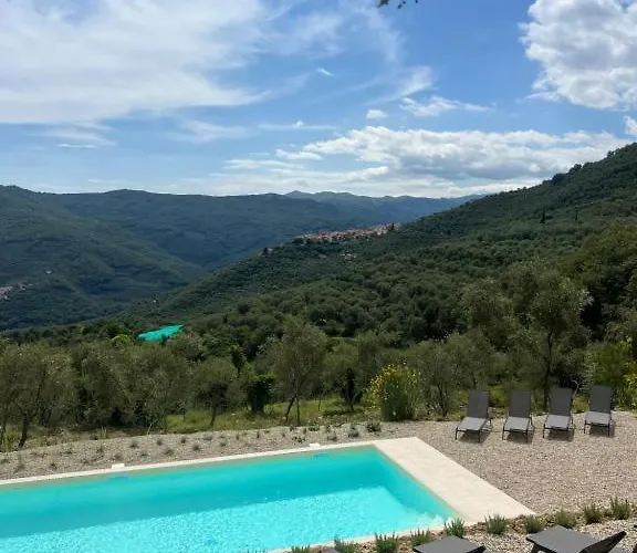 Arya Campo de lujo Chiusanico