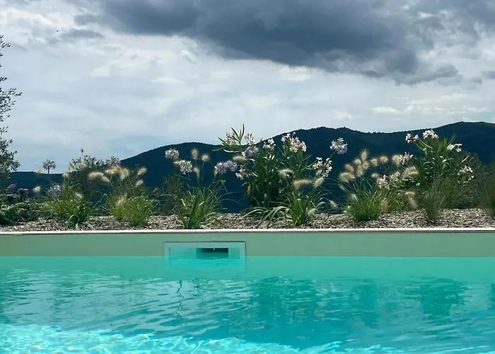 Arya Campo de lujo Chiusanico